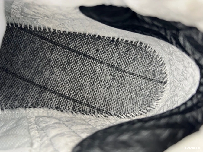 23 UNC Jordan 318376-041 0802